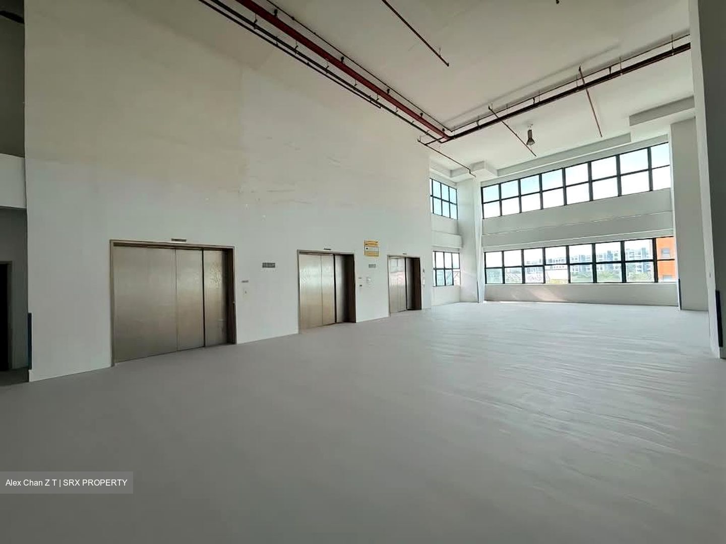 Expo MRT (D16), Warehouse #578704271
